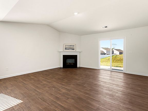 5th image of 205 Hillendale Way