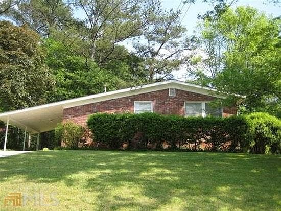 Beautiful house with plenty of yard