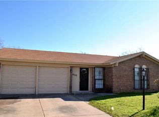 2530 SE 14th St, Grand Prairie, TX 75051