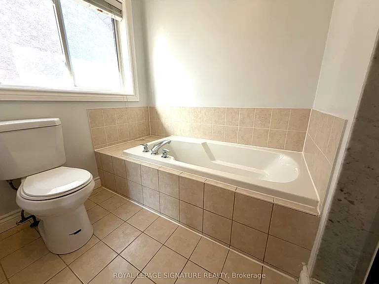 584 Shaftsbury St — Photo 18