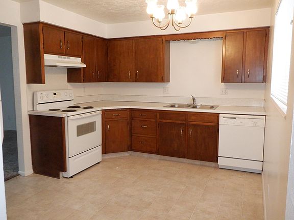 2nd image of 463 Hansen Ave APT 4