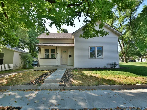 223 W Brown St, Knightstown, IN 46148