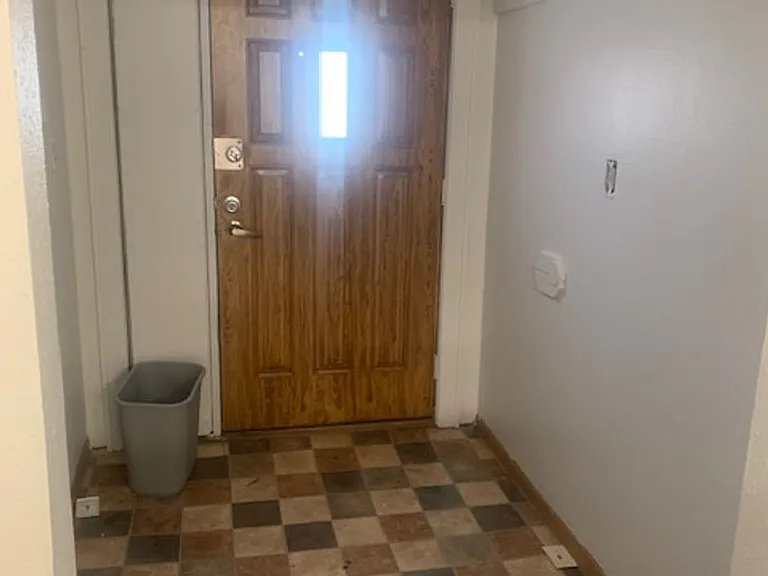 903 Main St — Photo 3
