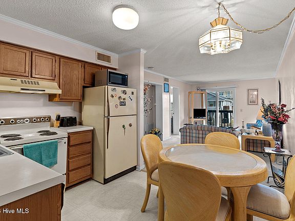 4th image of 1404 Canal Drive #14