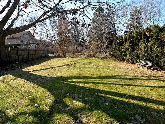 3rd image of 21 Brockway Pl