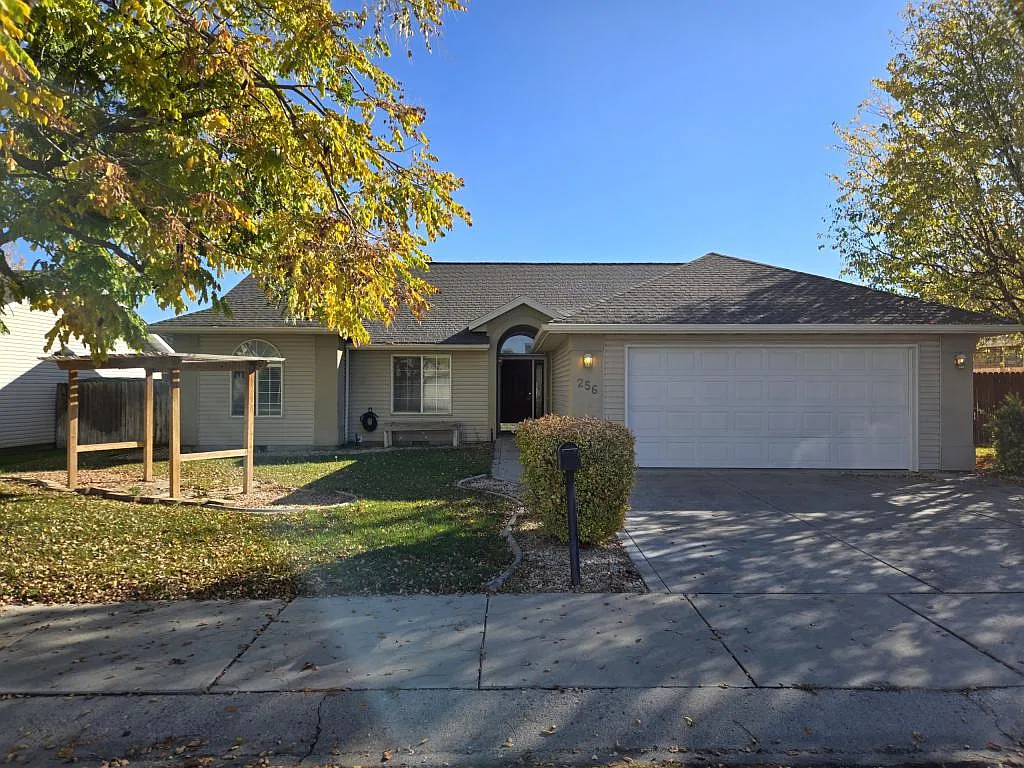 256 Cedar Park Cir. — Photo 2