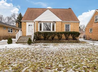 321 N Main St, Mount Prospect, IL 60056