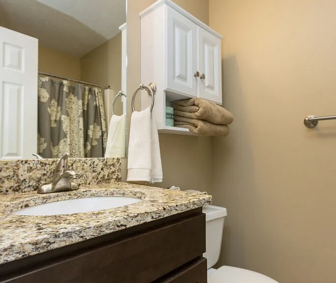 Ashworth Pointe & Foxboro Townhomes — Photo 16