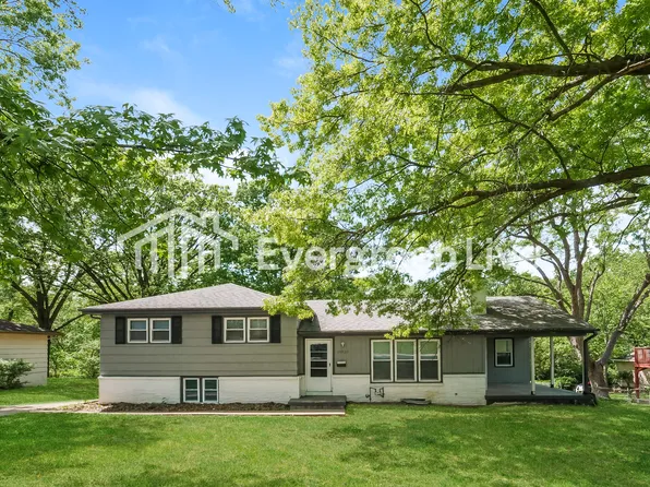 10320 Palmer Ave, Kansas City, MO 64134