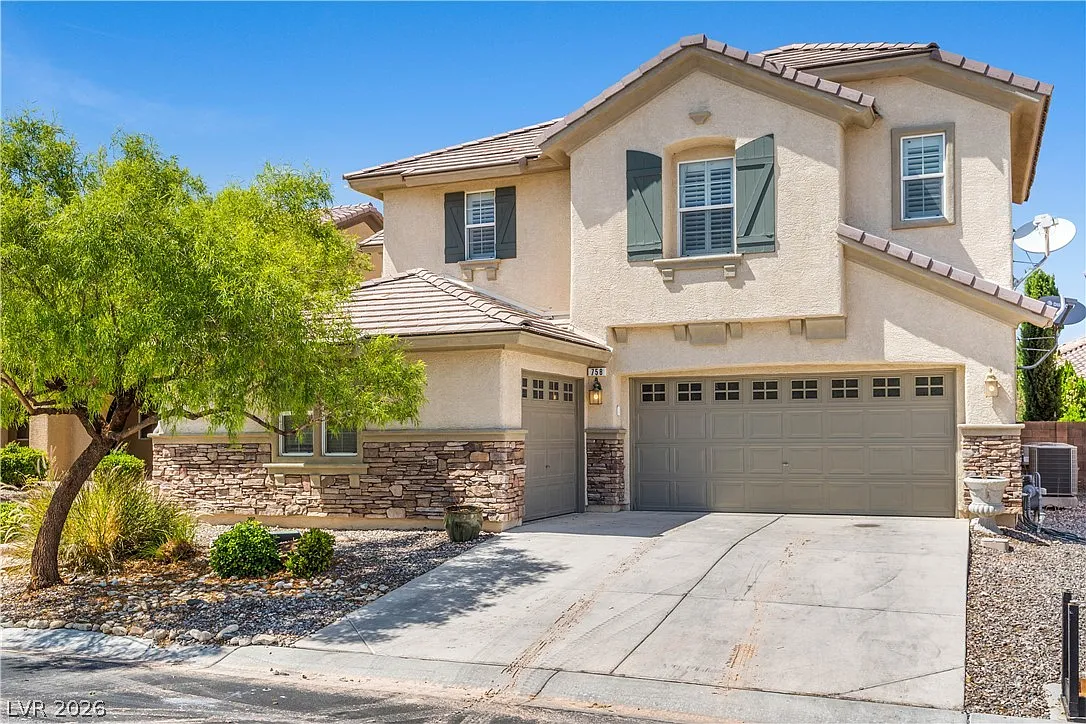 5 bed, 2.5 bath, 3790 sqft, $3,800 — Photo 2