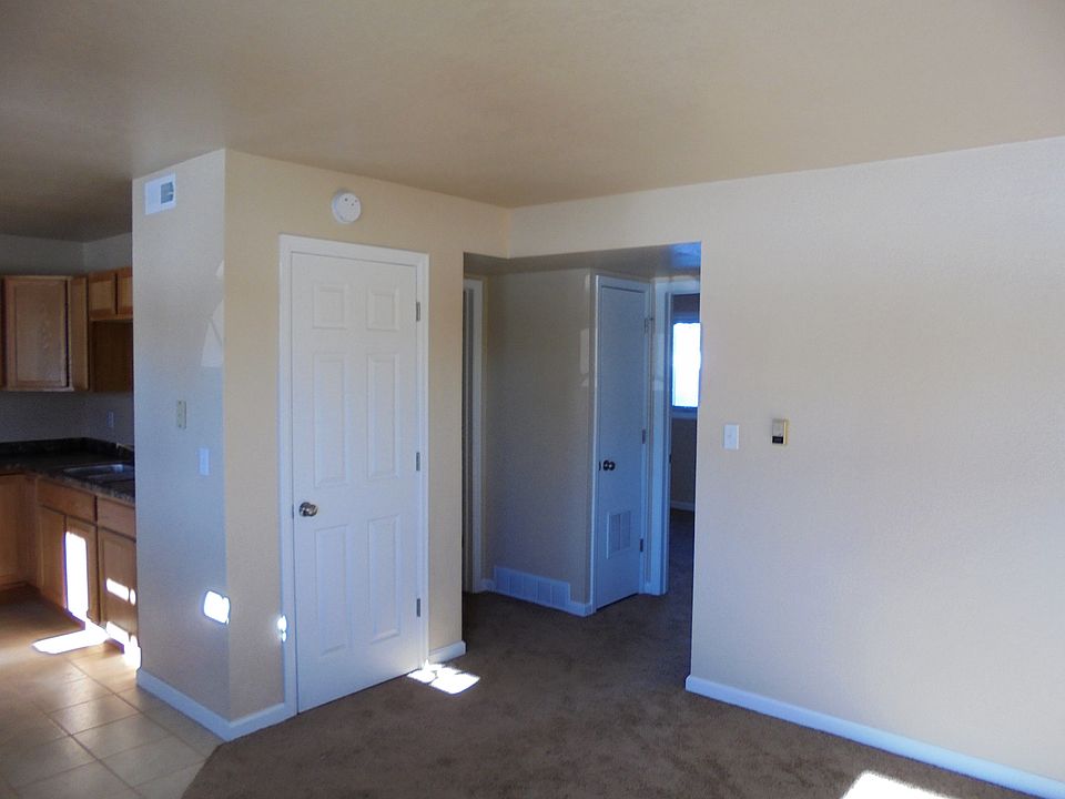 Apt. Hallway
