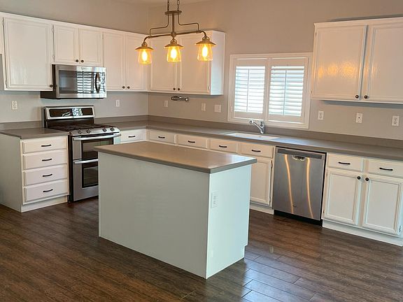 3rd image of 39810 Monarch Dr