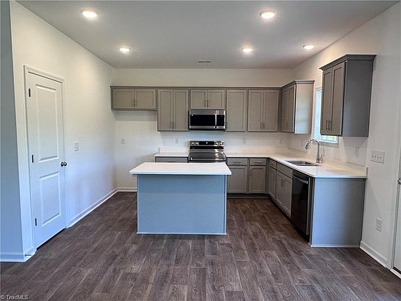 2nd image of 360 Waylon Ct