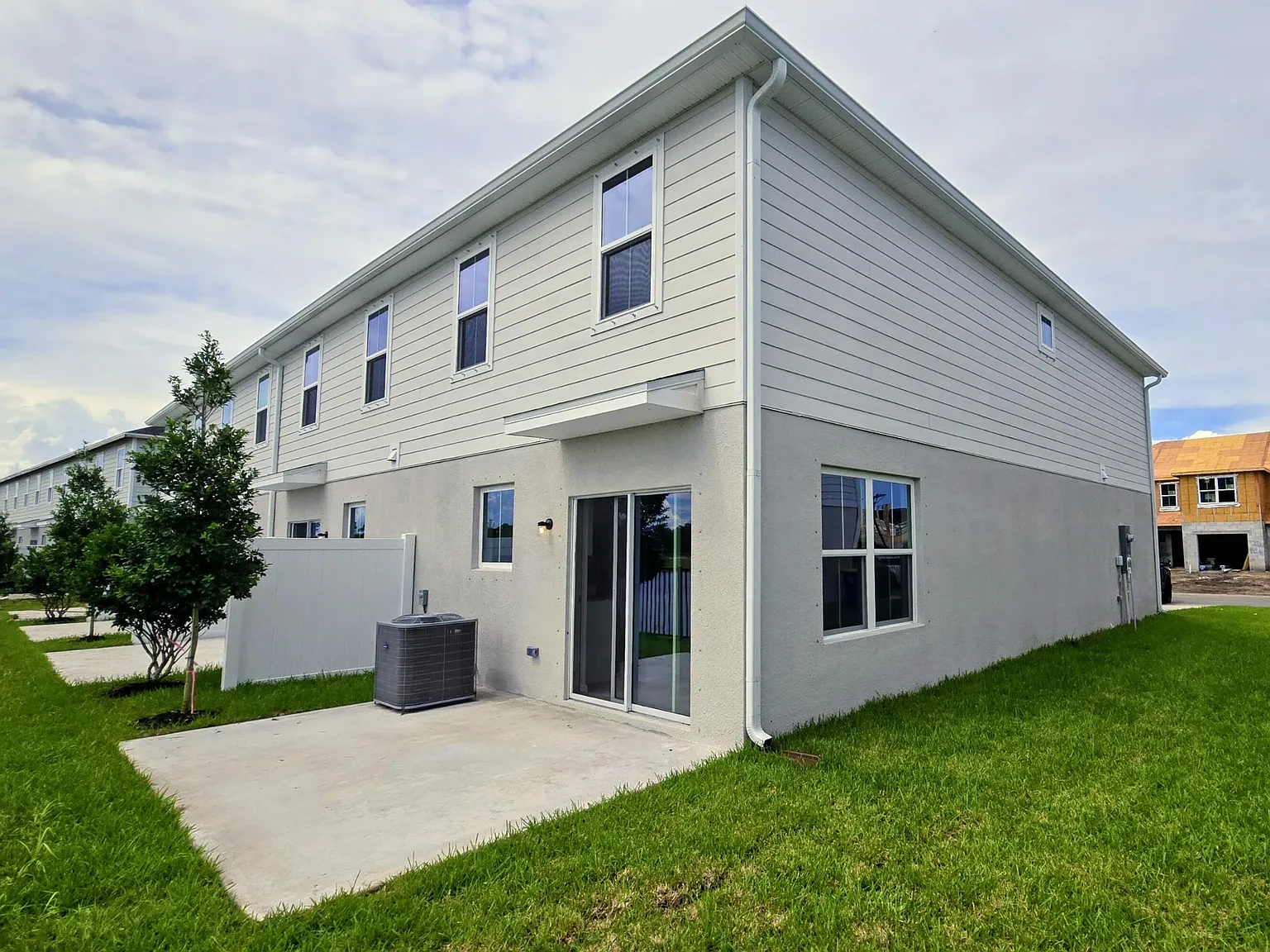 3 bed, 2.5 bath, 1466 sqft, $2,350 — Photo 4