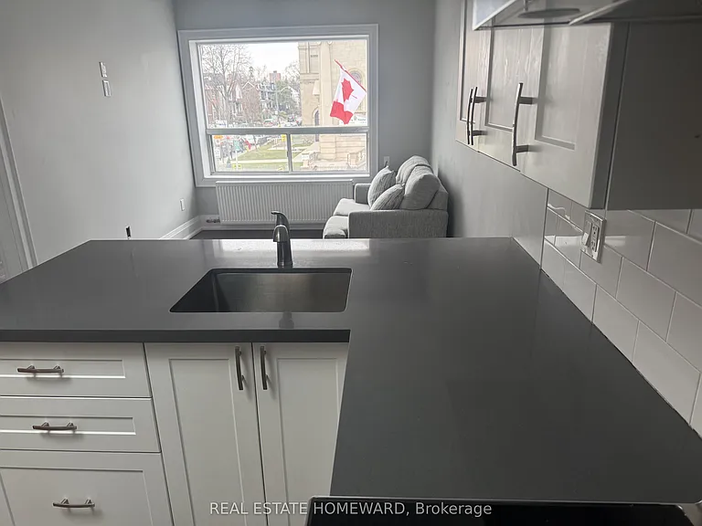 611 Danforth Ave #4 — Photo 5