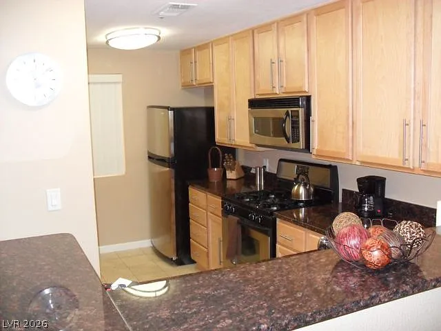 2 bed, 2.0 bath, 974 sqft, $2,295 — Photo 4