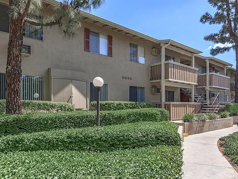 3070 E Frontera St — Photo 27
