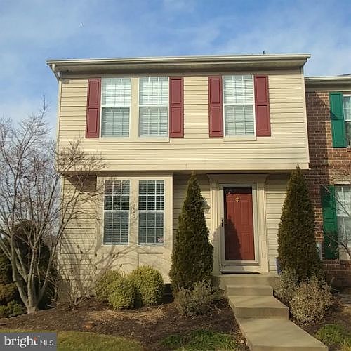 1st image of 900 Gainsborough Ct #900