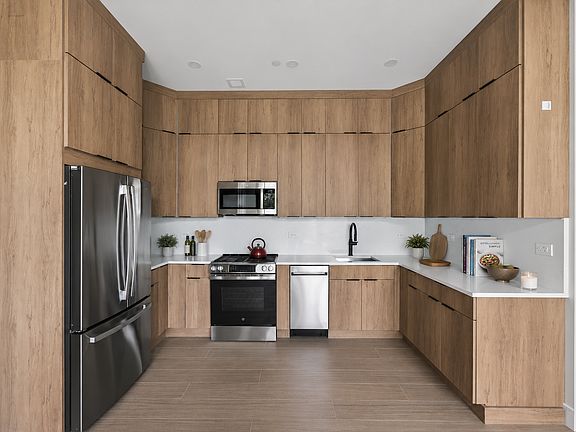 2nd image of 4918 Vernon Blvd #5B