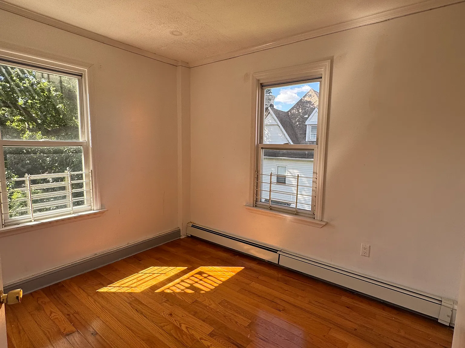 2 bed, 700 sqft, $2,820 — Photo 3