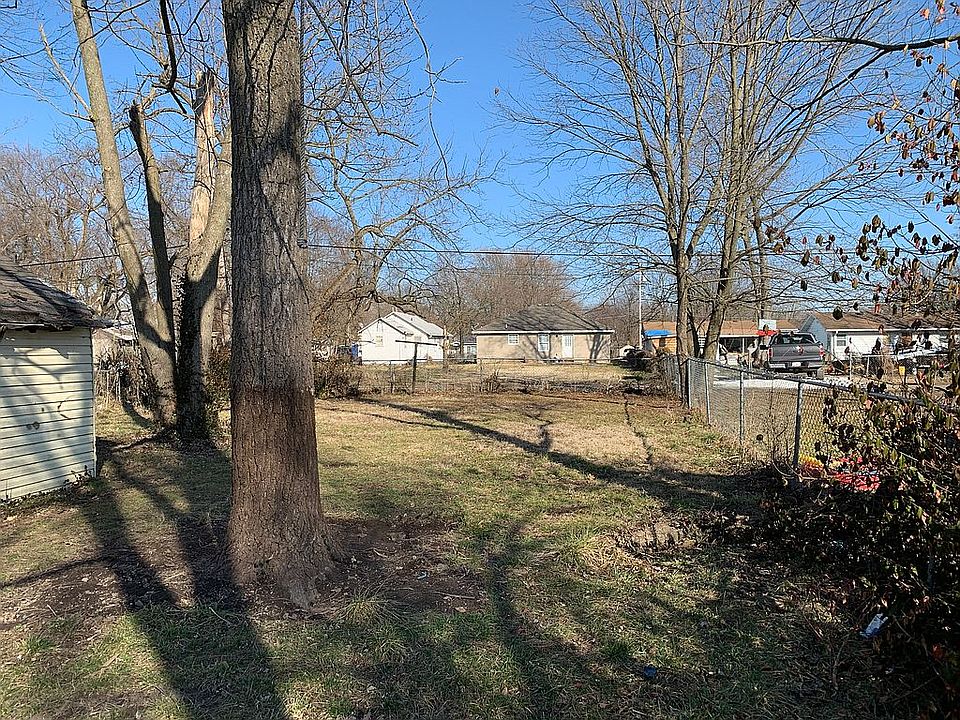2nd image of 1324 N Wabash Ave