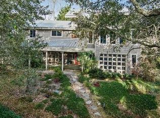 256 Lovers Ln, Ocean Springs, MS 39564