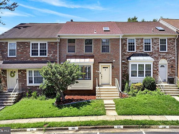 2nd image of 3952 Rosebay Ct