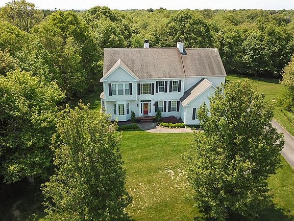 4th image of 192 Day Lily Cir