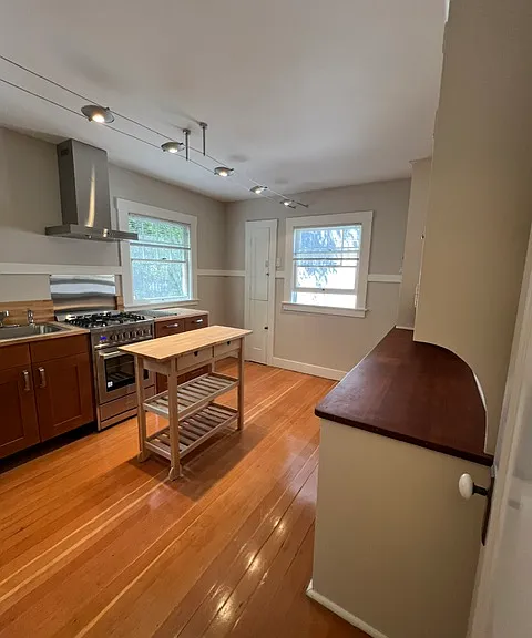 609 Homer Ave — Photo 2