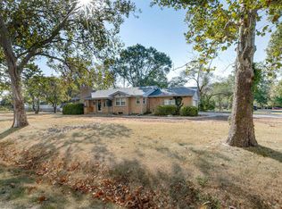 221 E Willowbrook St, Andover, KS 67002