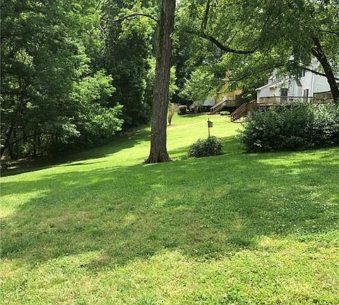 3rd image of 1525 S Point Rd