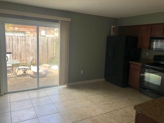 3rd image of 1744 Newport Pl APT B