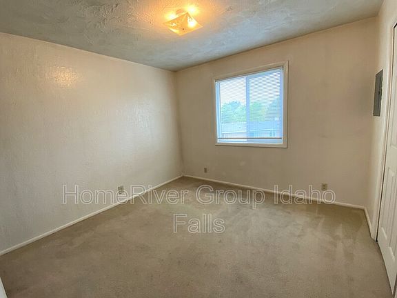 4th image of 2498 1st St