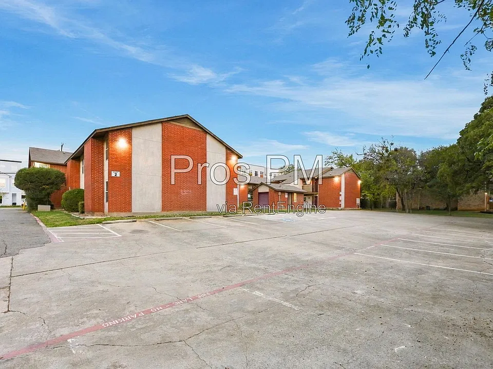 410 Bryan St #16