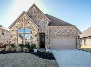 947 Highpoint Way, Roanoke, TX 76262