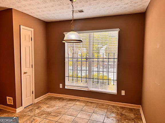 5th image of 3816 Waldrop Ln