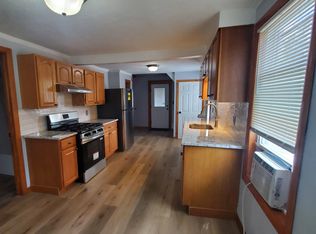 66 1/2 Edgeworth St, Worcester, MA 01605