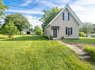 221 W Depot St, Bainbridge, IN 46105