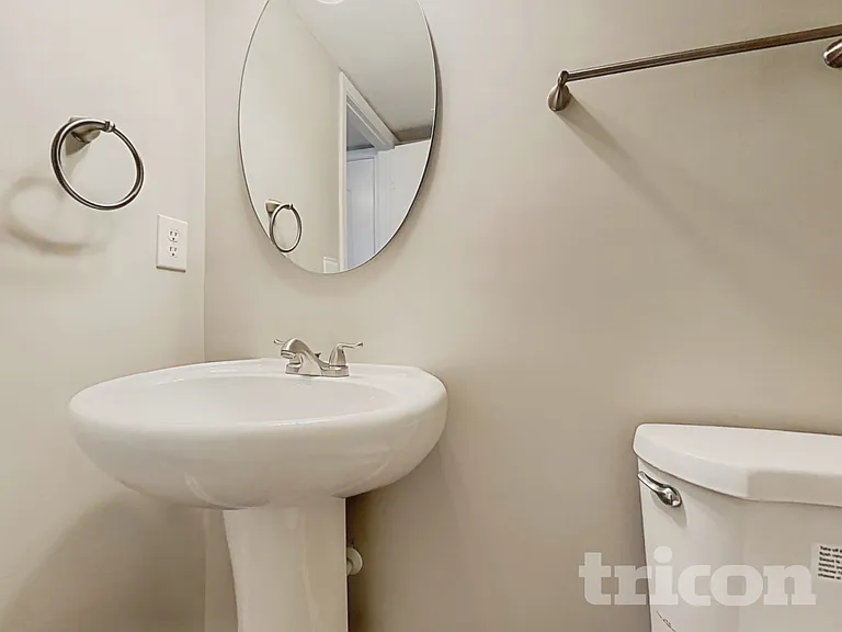 501 Foliage Ln — Photo 15