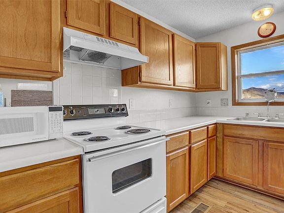 4th image of 1373 Eagle Avenue UNIT B