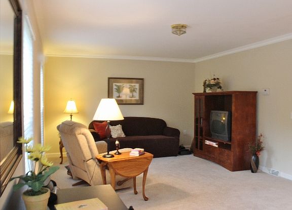 2nd image of 85 Parkside Ct