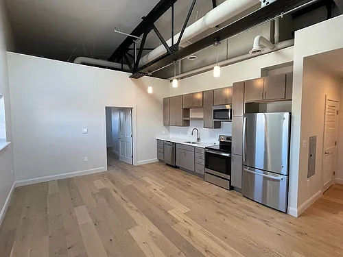 Floor plan 402