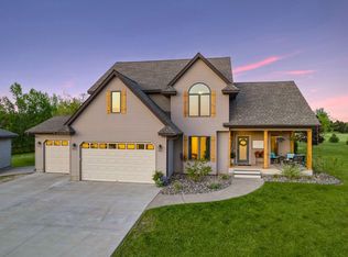 979 172nd St, Hammond, WI 54015