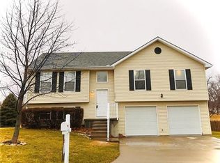 12590 Oak Point Dr, Platte City, MO 64079