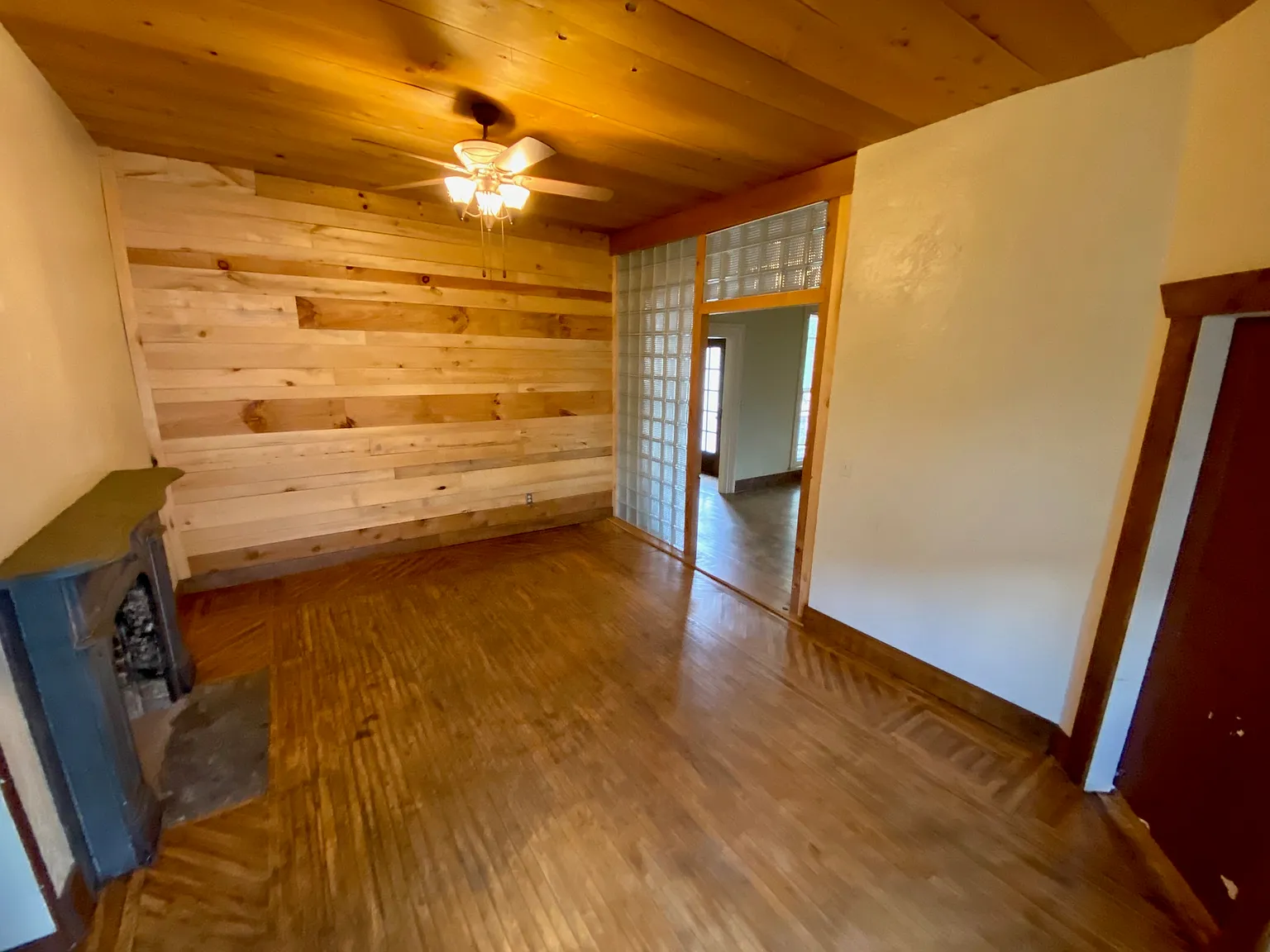 5 bed, $2,000 — Photo 4