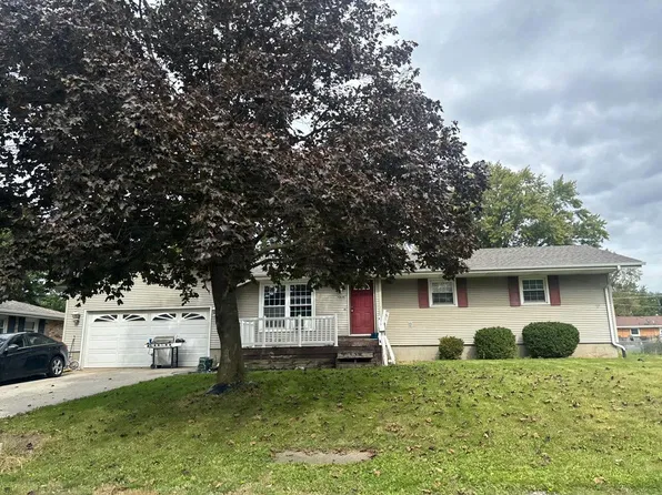 1205 Todd Ln, Bourbonnais, IL 60914