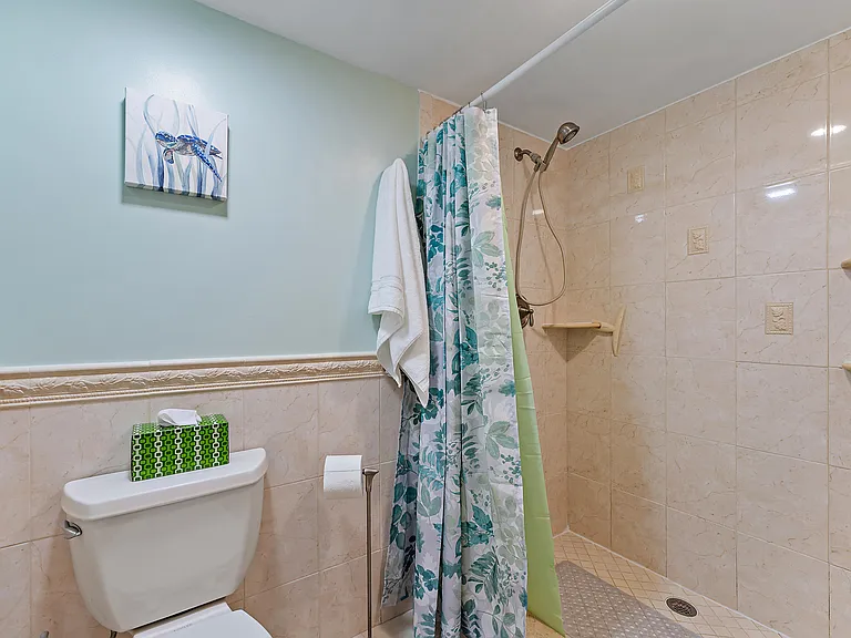 1001 Seafarer Cir #204 — Photo 31