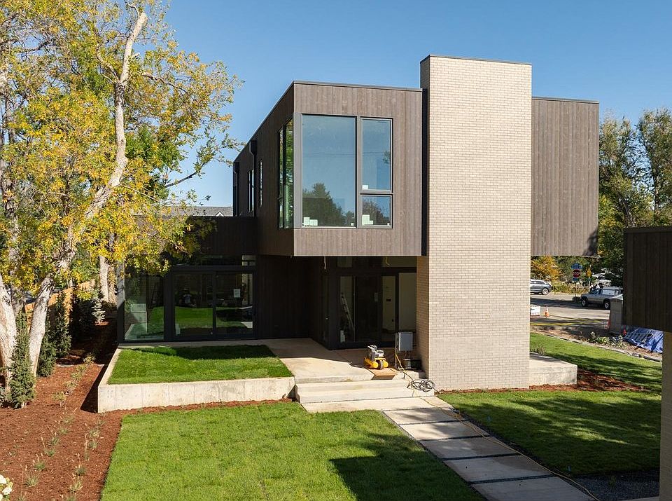 1st image of 2090 Orchard Ave
