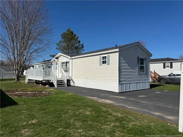 33 1st St, Sussex Corner, NB E4E 2W2