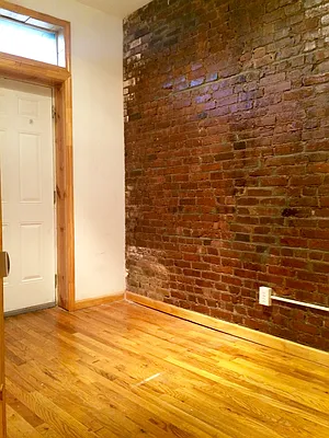 Rented by Sam Tabak | media 40